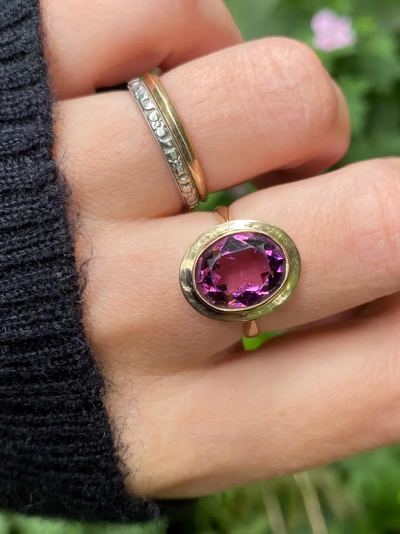 Vintage ~ 1973 9ct gold and purple paste ring ~ size Q / 8
