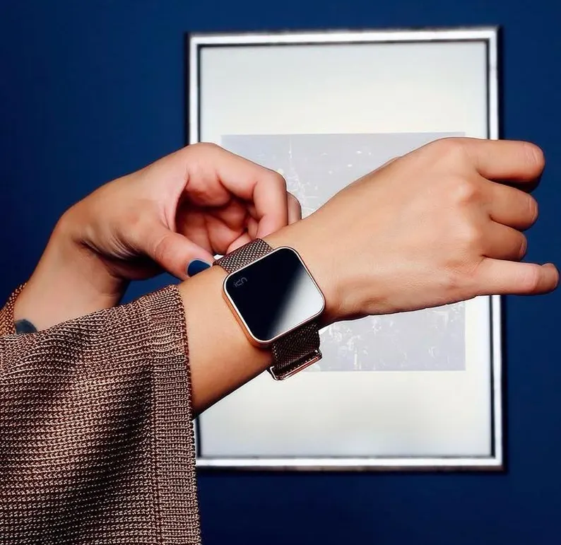 Men and Women's Digital Smart Watch