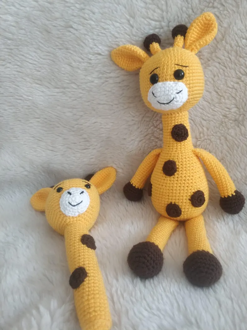Amigurumi Giraffe and Rattle, Newborn gift - Image 2